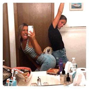 Hey!I’m Riley and i run this!Take a look around:)